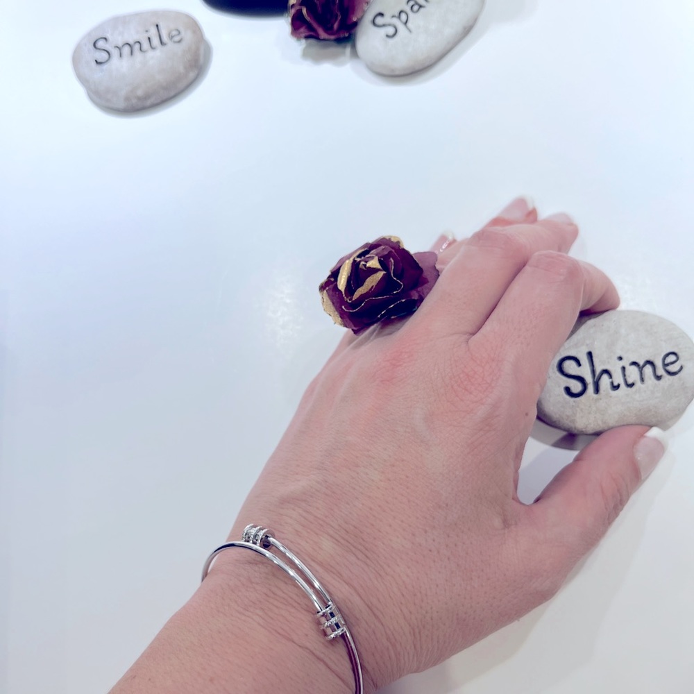 Stunning sterling silver bangle